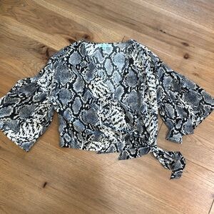 Women’s wrapped top